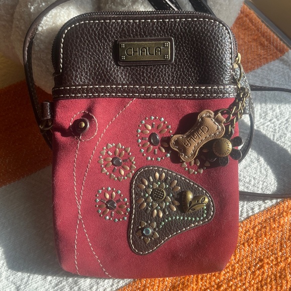 NWOT 🏷️ Dazzled Paw Print Cellphone Convertible Strap Crossbody Handbag - Picture 7 of 13